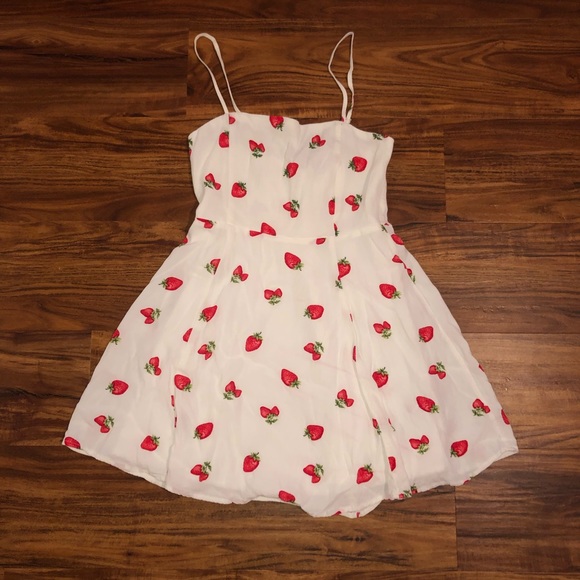 Forever 21 Dresses & Skirts - Cute Summer Strawberry Dress Forever 21 Dresses & Skirts - Cute Summer Strawberry Dress